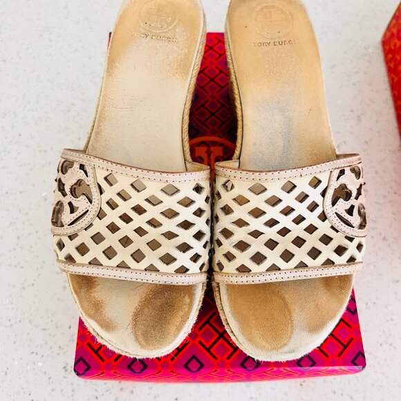 Tory Burch Thatched Perf Wedge Slide/Veg Nappa, size 6.5 - Picture 1 of 4